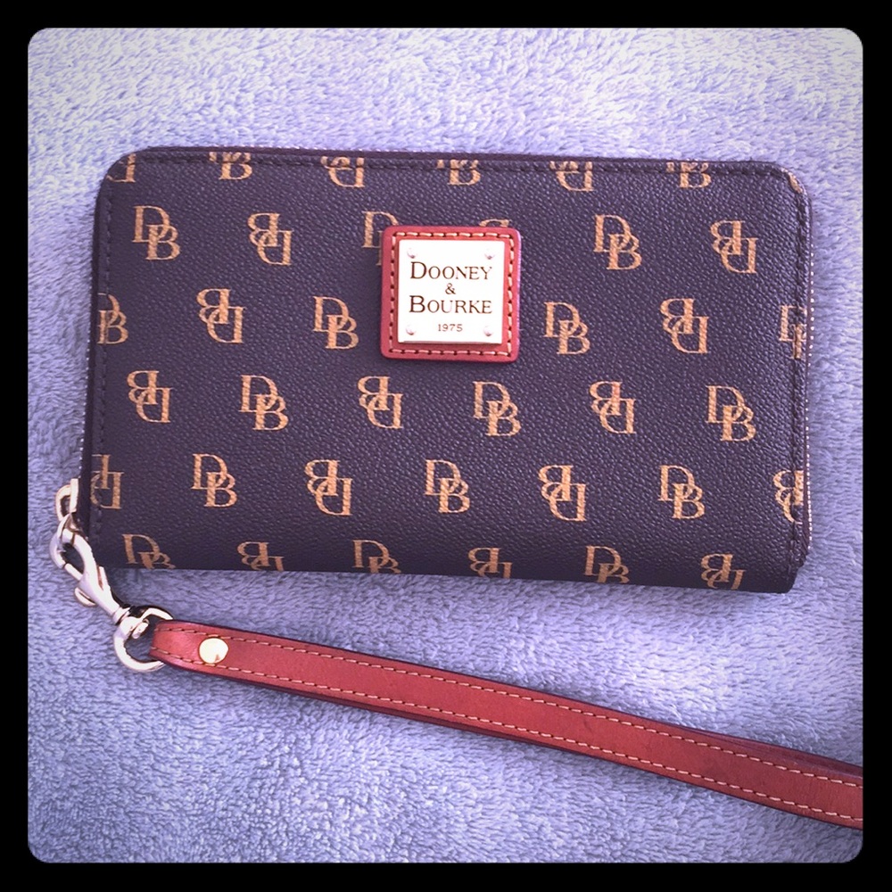 Dooney & Bourke wallet